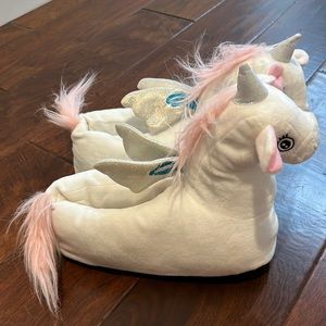 Unicorn slippers, size 6/7